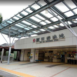 顯田游泳池入口,卓越游泳會游泳班上課時的集合地點。