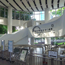 維多利亞公園游泳池入口,卓越游泳會游泳班上課時的集合地點